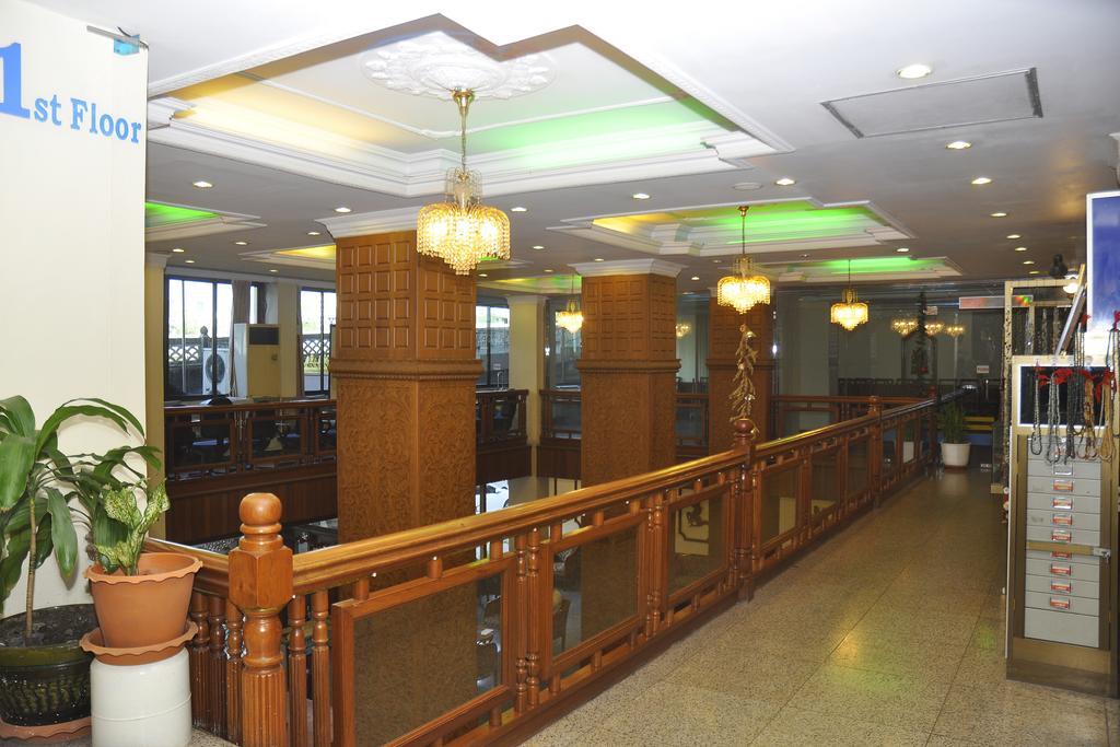 Panorama Hotel Янгон Екстериор снимка
